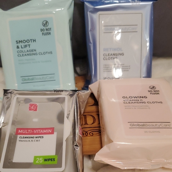 Global Beauty Care Cleansing Cloths Set - Picture 1 of 5